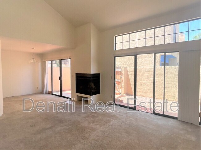 Foto del edificio - 244 E Pastime Rd