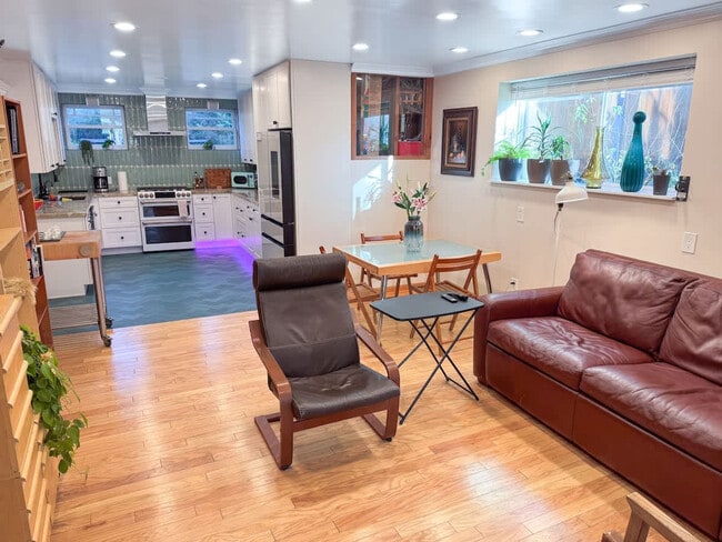 Building Photo - 3148 College Ave