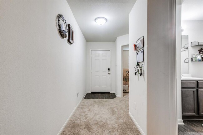 Foto del edificio - 8002 Distant Harbor Rd