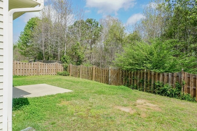 Building Photo - Lovely Large Family Home in Fuquay!