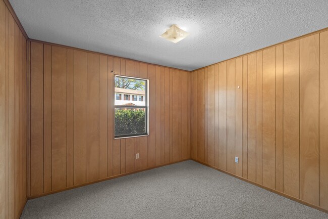 Foto del edificio - 107 Ravenwood Dr