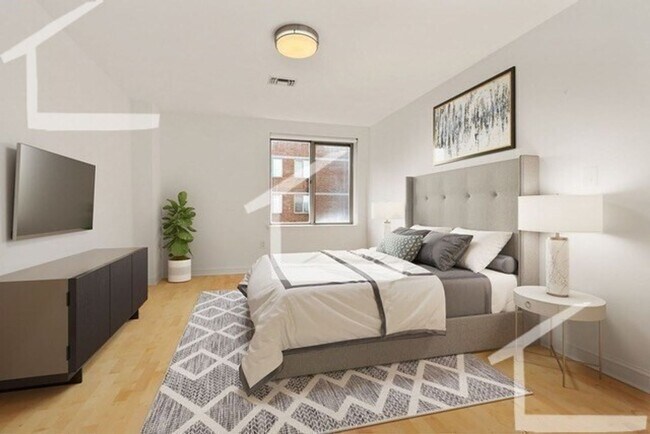 Building Photo - Huge 2 bed in Newton