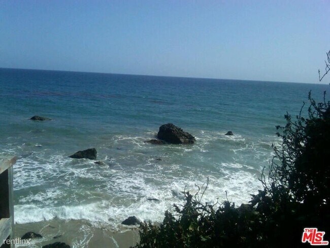 Foto del edificio - 1 br, 1 bath Condo - 20202 Pacific Coast H...