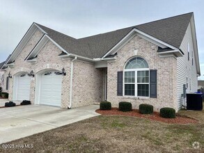 Building Photo - 2313 Dovedale Dr
