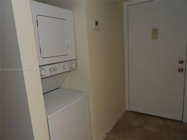 Foto del edificio - 14927 SW 104th St