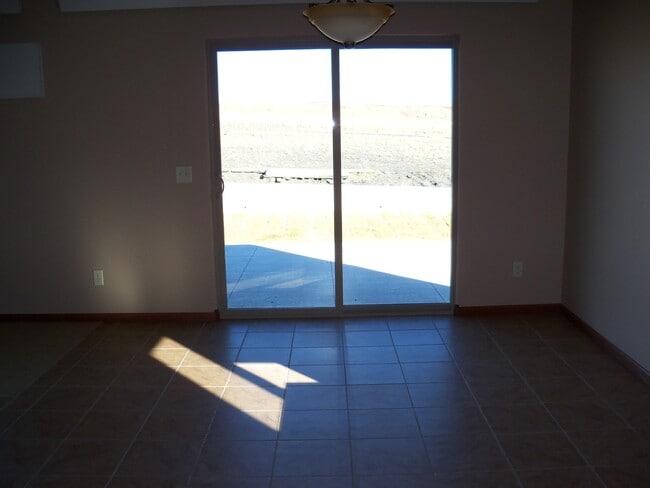 Foto del edificio - 2 BED | 2 BATH | DOUBLE GARAGE | TOWNHOME | SOUTH