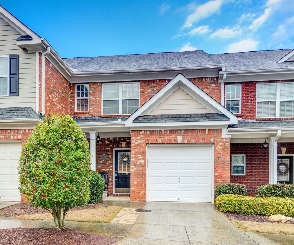 Primary Photo - 1829 Willow Branch Ln NW
