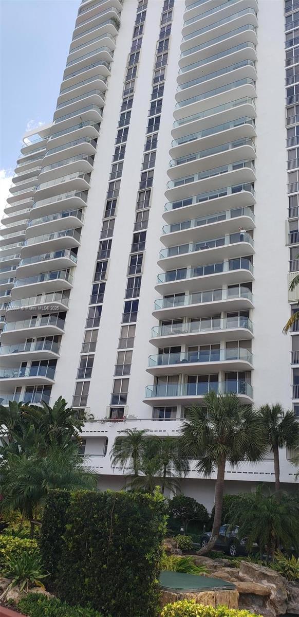 Foto del edificio - 19707 Turnberry Way