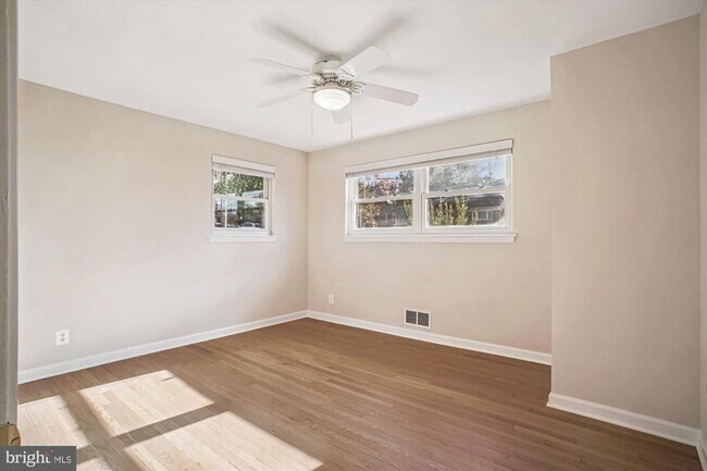 Foto del edificio - 4409 Westbrook Ln