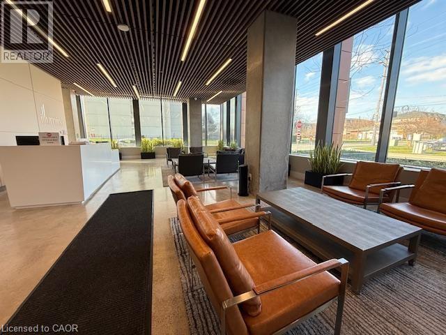 Photo du bâtiment - 500 Brock Ave