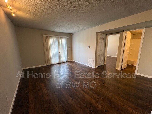 Foto del edificio - 712 E Sunshine St
