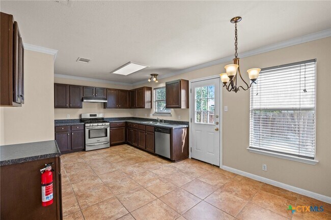 Foto del edificio - 2110 Garrison Dr