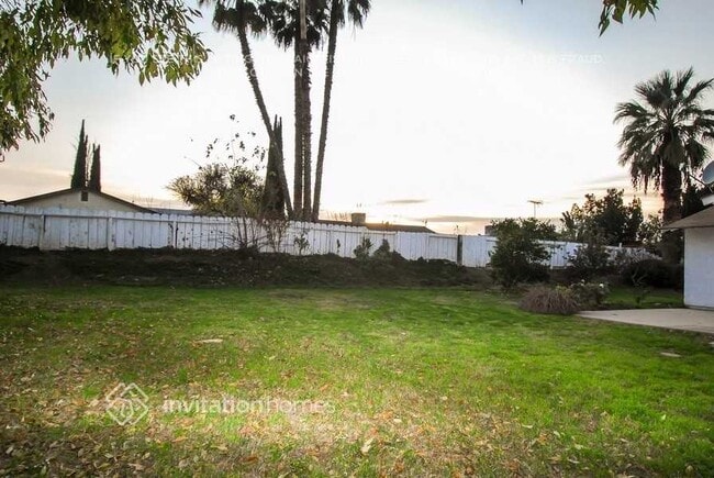 Building Photo - 25899 Amapolas St