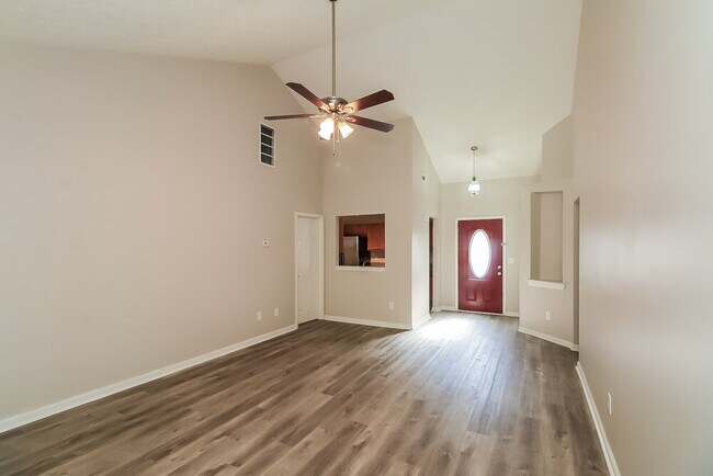 Building Photo - 11 Grier Ln