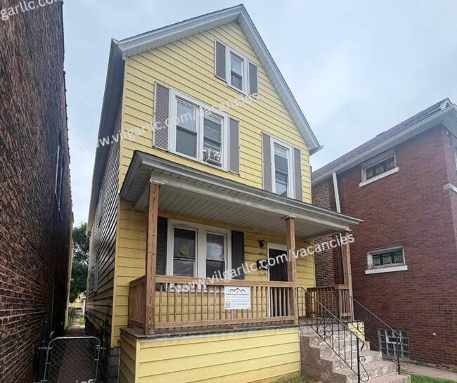 Foto del edificio - 4856 Magoun Ave