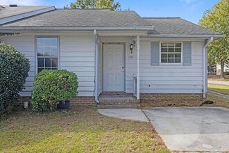 Building Photo - 100 Creekview Dr