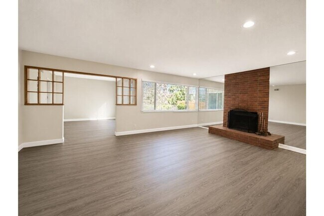 Building Photo - 5240 Prosperity Ln