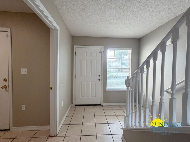 Foto del edificio - Stunning 2 Bedroom Townhome Near Eglin AFB & Hurlburt Field!