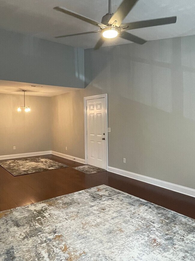 Building Photo - Mount Pleasant Condo MINUTES from IOP!