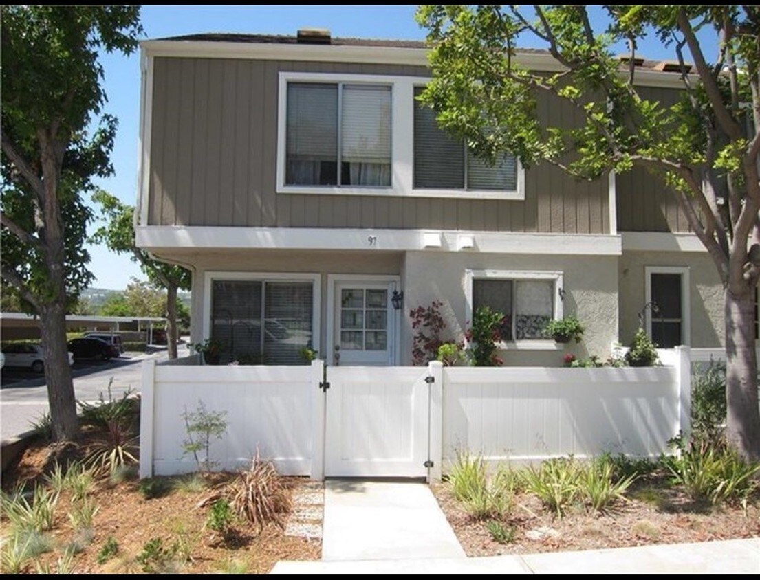 97 Abbeywood Ln, Laguna Hills, CA 92656 Townhome Rentals in Laguna