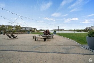 Building Photo - 2408 Lake Club Dr