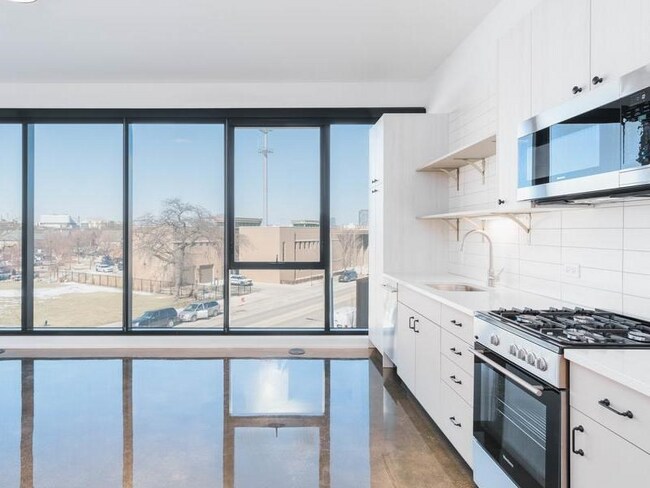 Foto del edificio - 1439 S Blue Island Ave