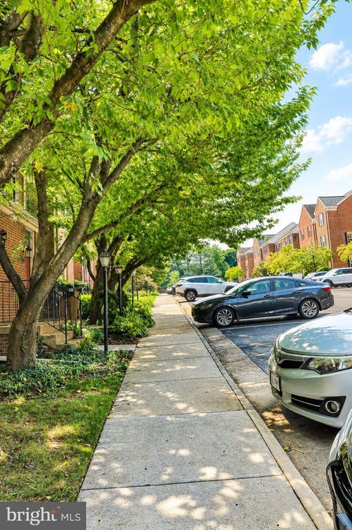 Foto del edificio - 2103 Dominion Heights Ct