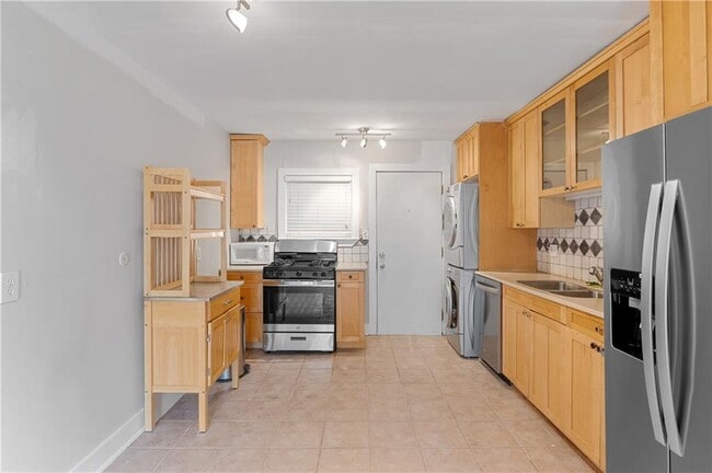 Building Photo - 866 Briarcliff Rd NE