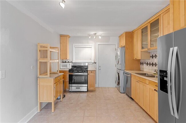 Foto del edificio - 866 Briarcliff Terrace NE
