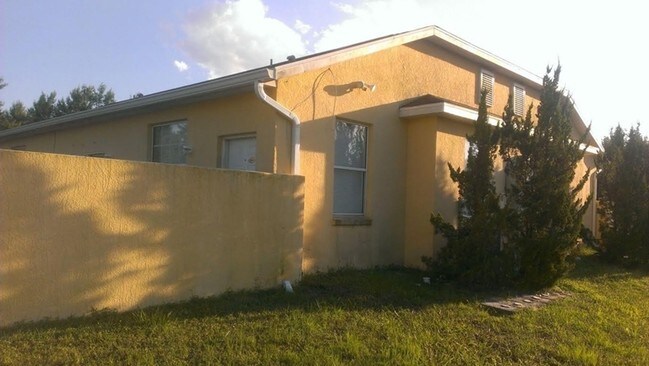 Building Photo - 16162 SW 33rd Avenue Rd