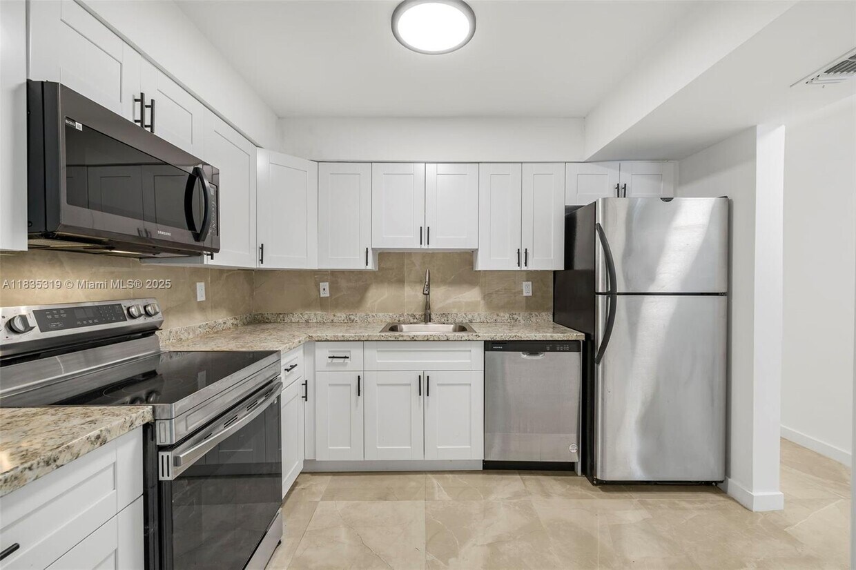 Foto principal - 622 NW 11th St