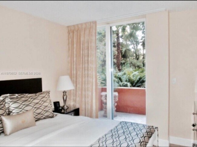 Foto del edificio - 2951 S Bayshore Dr