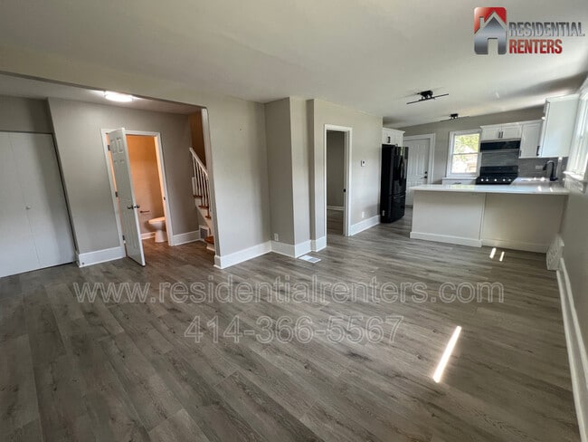 Building Photo - 5426 N 41st St