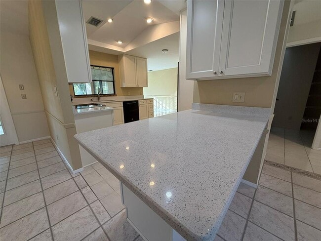 Building Photo - 4270 Ascot Dr