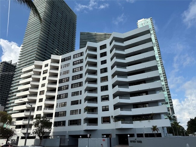 Foto del edificio - 555 NE 30th St