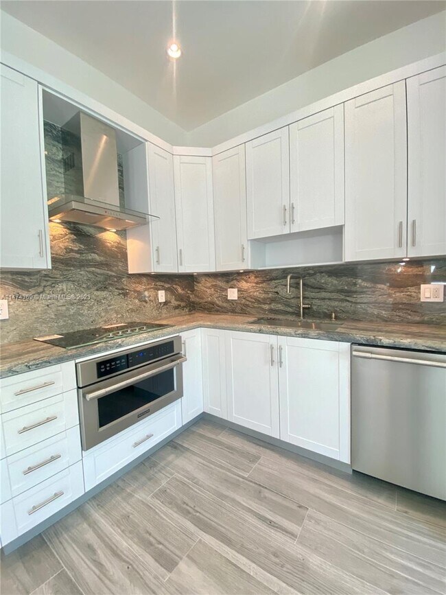 Foto del edificio - 2426 SW 25th St