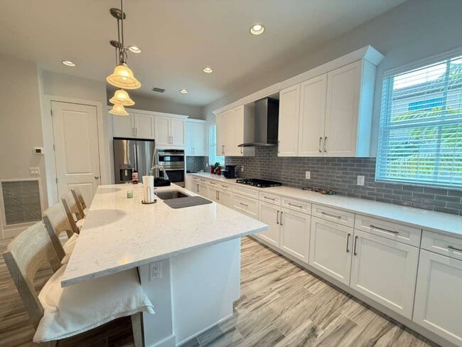 Building Photo - Rare Find! Designer 4-Bed Townhome in the ...