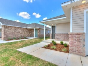 Building Photo - 2213 SE 90th St