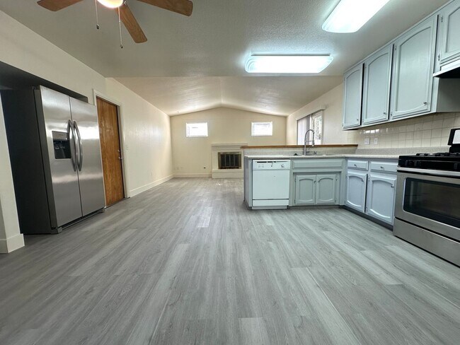 Foto del edificio - Beautifully Remodeled Home in the Heart of Manteca!