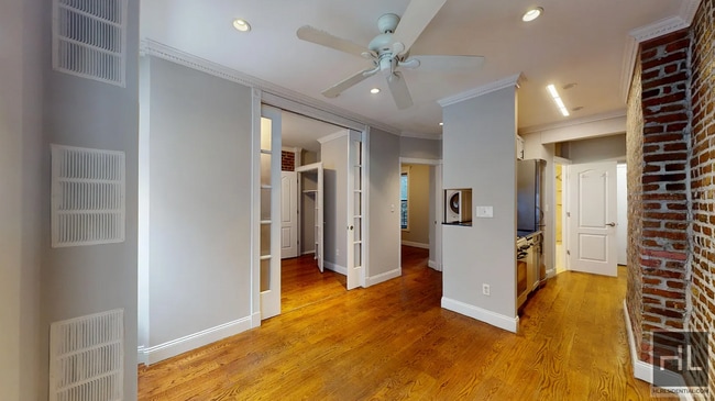 Building Photo - Elizabeth Street