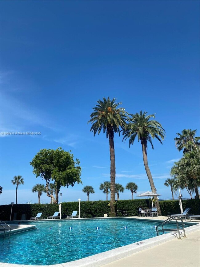 Building Photo - 1408 Brickell Bay Dr