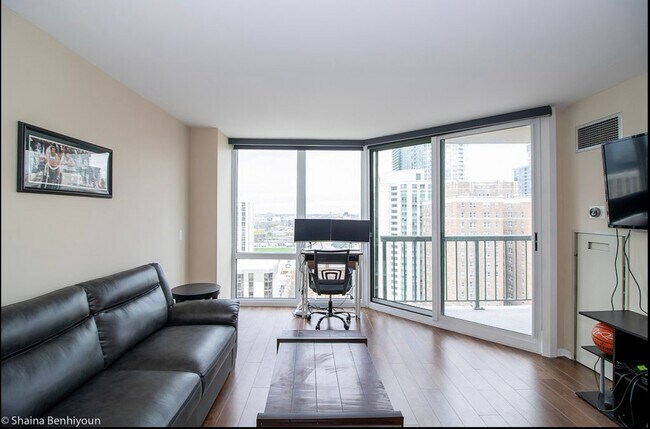 Foto del edificio - 111 W Maple St
