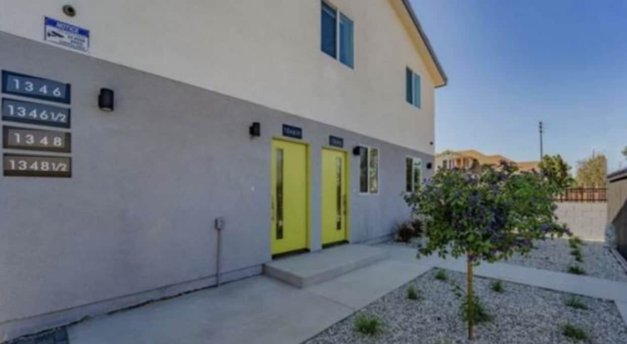 Building Photo - 1348-1348 E Vernon Ave