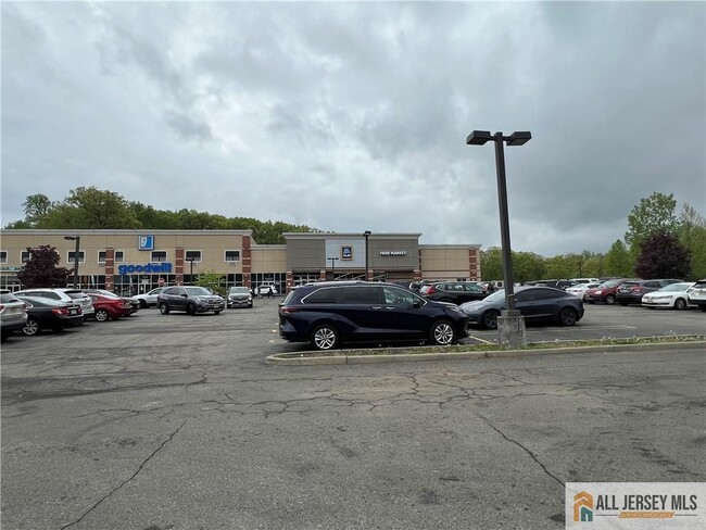 Building Photo - 212-212 US-46
