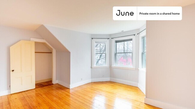 Foto del edificio - Room in Shared 5 bed/2.5 bath home in Newton Corner