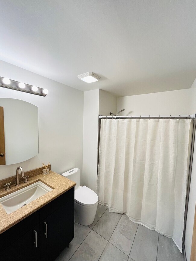 Foto del edificio - 1486 W Jefferson Ave