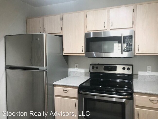 Building Photo - 2 br, 2 bath House - 8809 Manor Loop #201