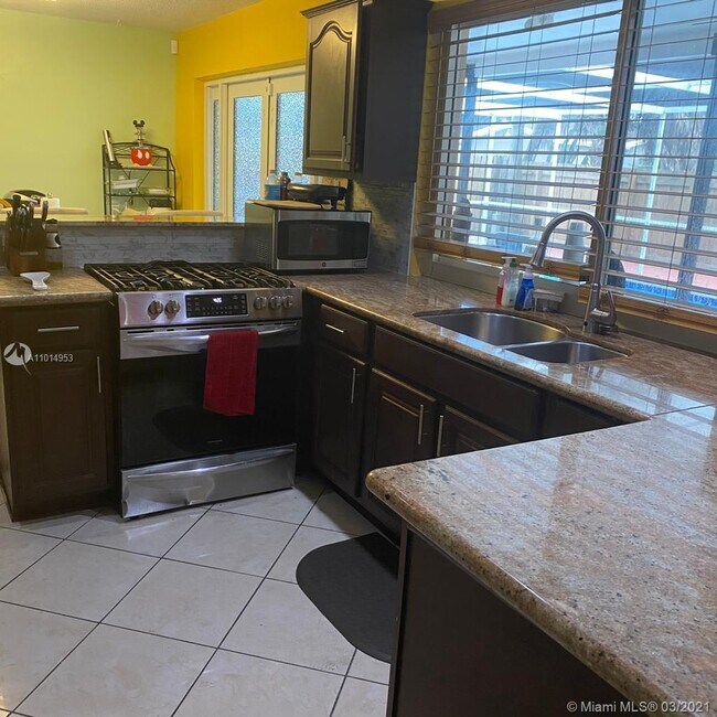 Foto del edificio - 8510 NW 24th St