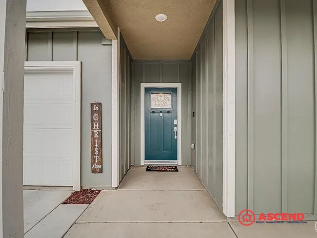 Building Photo - Phenomenal Home In Gossamer Grove!