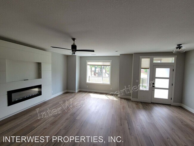 Foto del edificio - 3 br, 2.5 bath House - 10910 NE 119TH PL